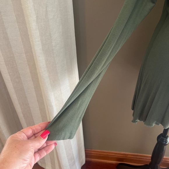 H.I.P. Women's Army Green Cardigan, Long Sleeve, Size Large - Picture 5 of 11